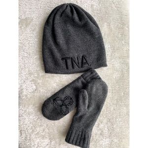 Aritzia|TNA Beanie & Mittens